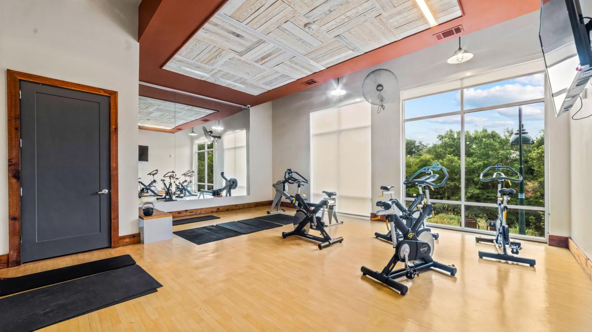 River View Oasis - 2br With Pool And Gym San Antonio