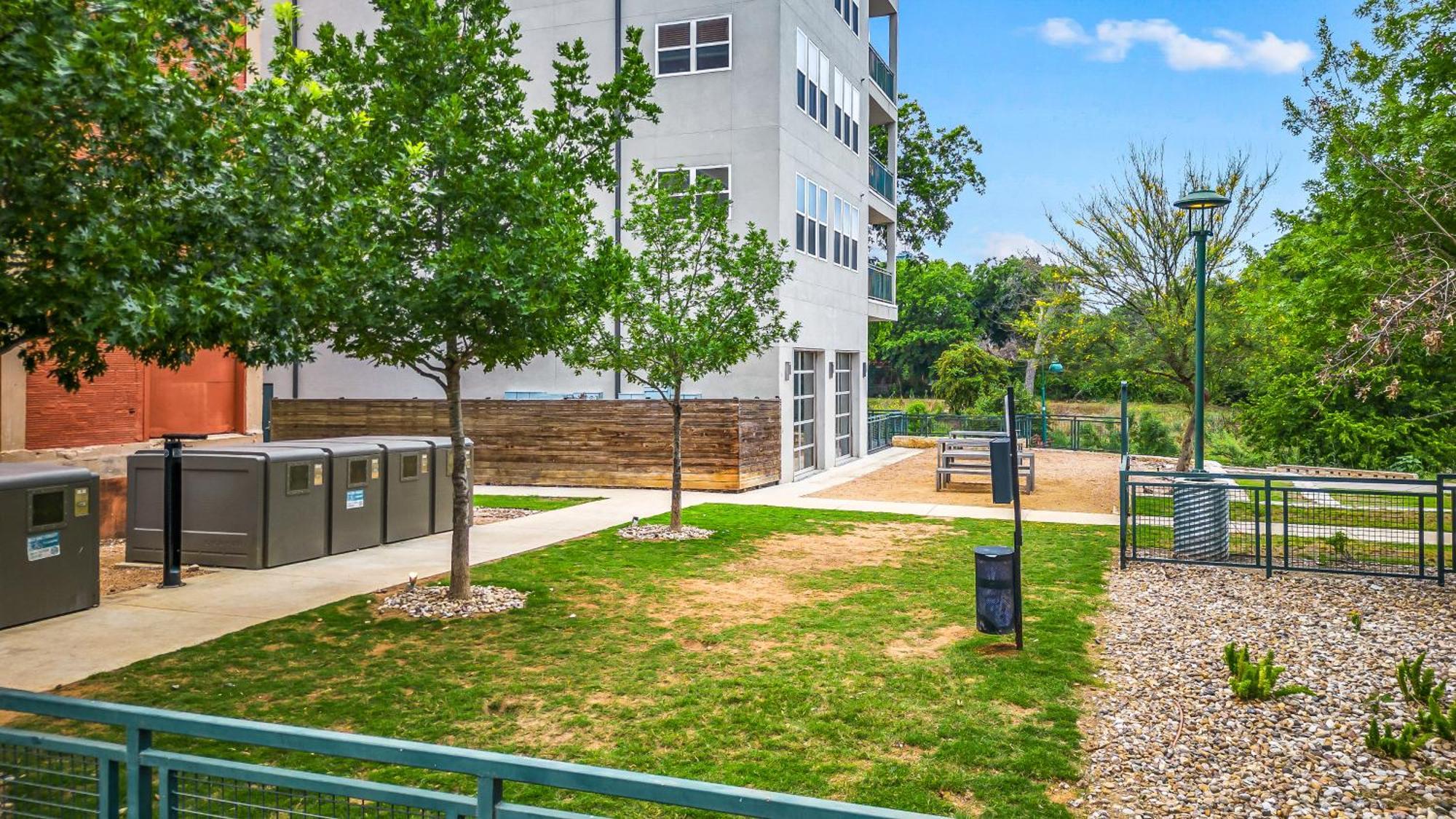 River View Oasis - 2br With Pool And Gym San Antonio