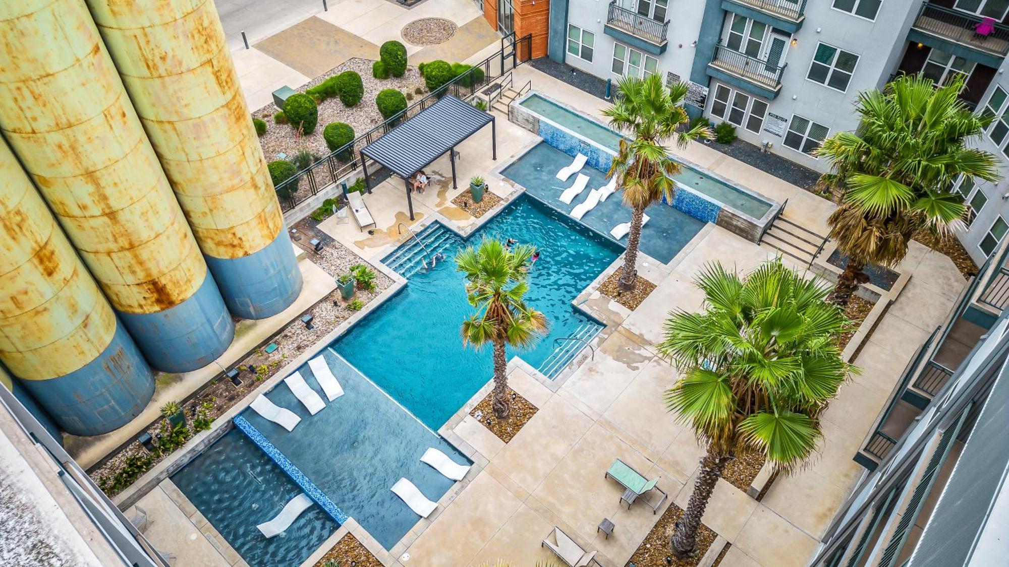 River View Oasis - 2br With Pool And Gym *