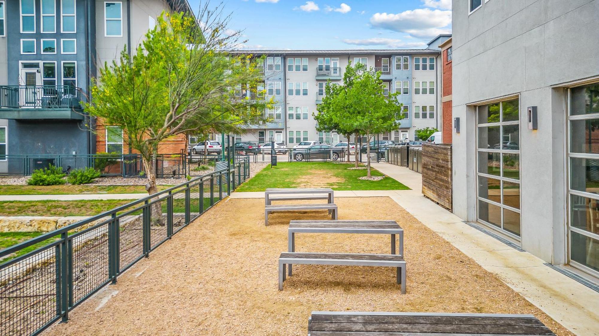 River View Oasis - 2br With Pool And Gym
