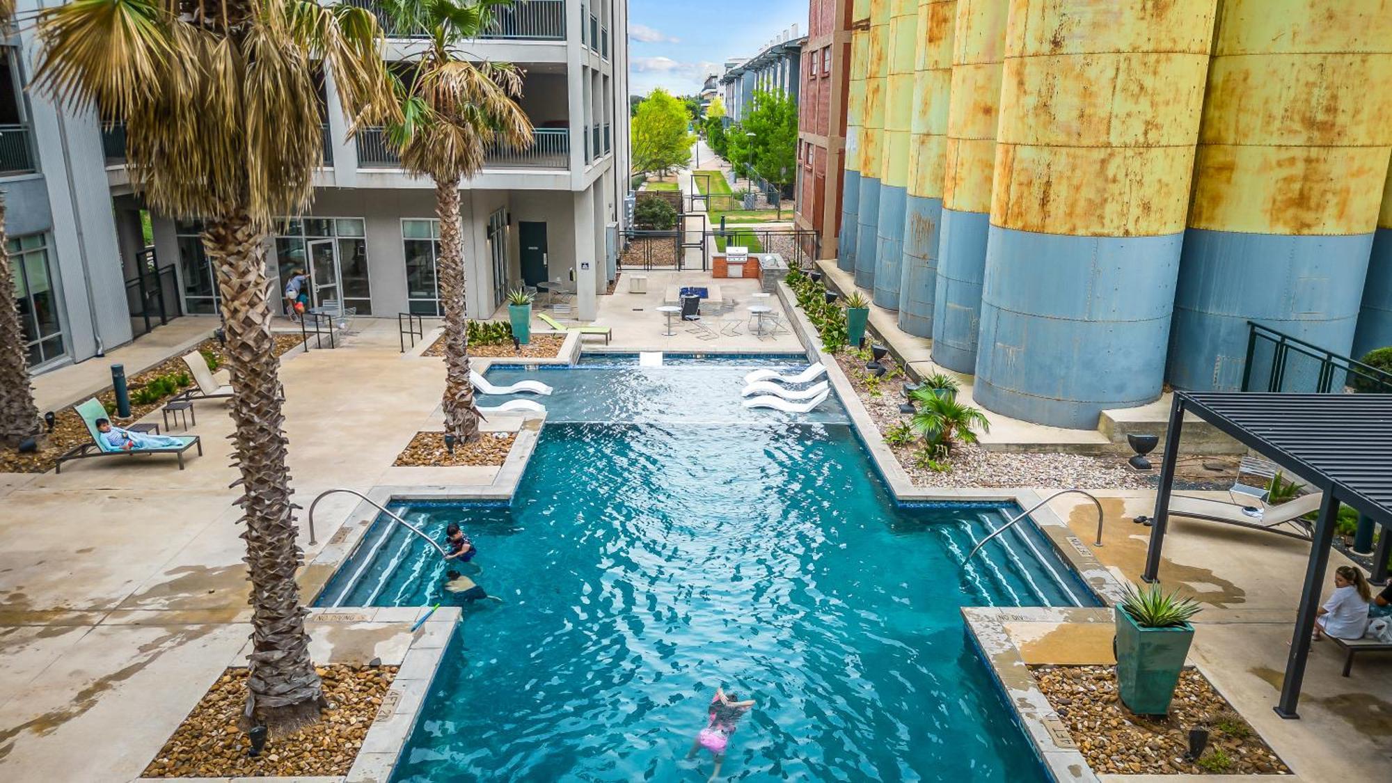 River View Oasis - 2br With Pool And Gym Apartment *
