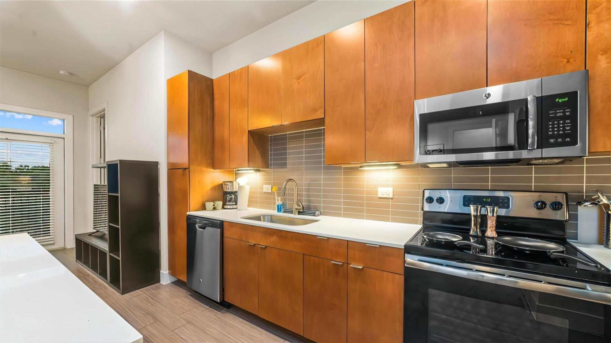 River View Oasis - 2br With Pool And Gym San Antonio