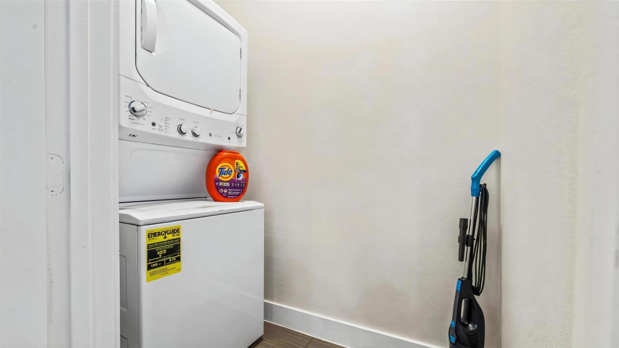 River View Oasis - 2br With Pool And Gym Apartment