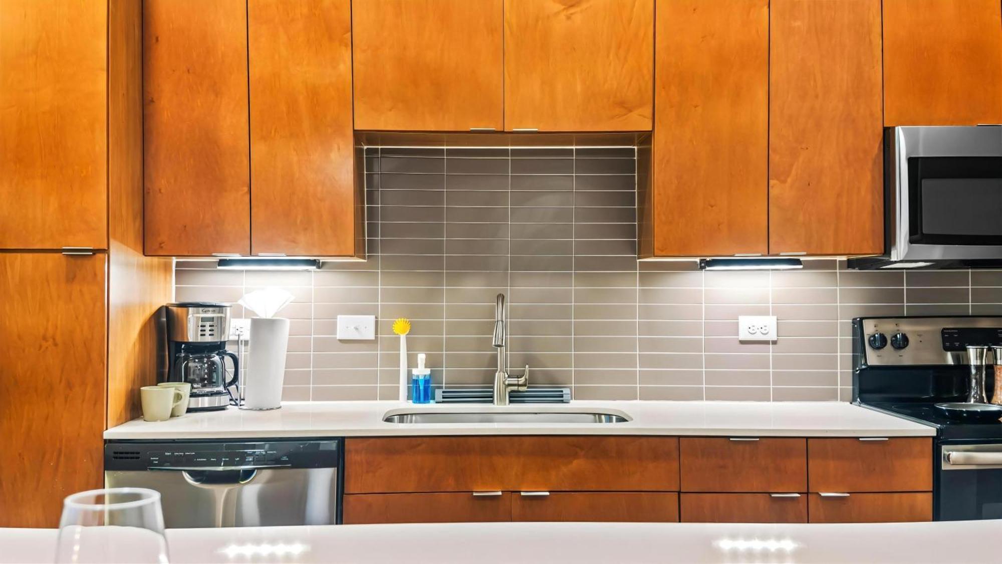 River View Oasis - 2br With Pool And Gym Apartment *