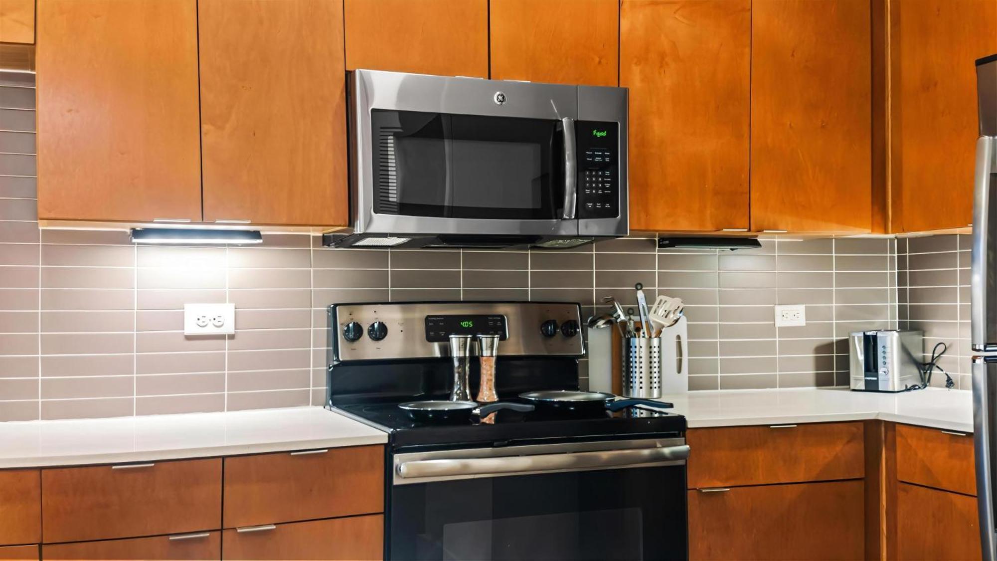 River View Oasis - 2br With Pool And Gym Apartment *